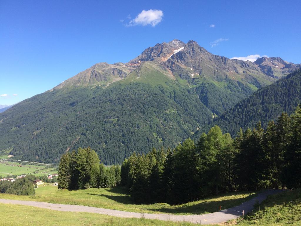 Haus Arosa Apartment Pettneu am Arlberg Exterior foto